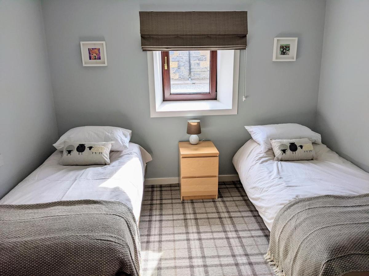 Ailnack Cottage -Cheerful Cottage With Secure Garden And Off Street Parking Sleeps 4 Tomintoul Exteriör bild